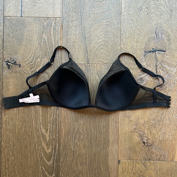 New Victoria’s Secret Bra - Picture 10 of 12